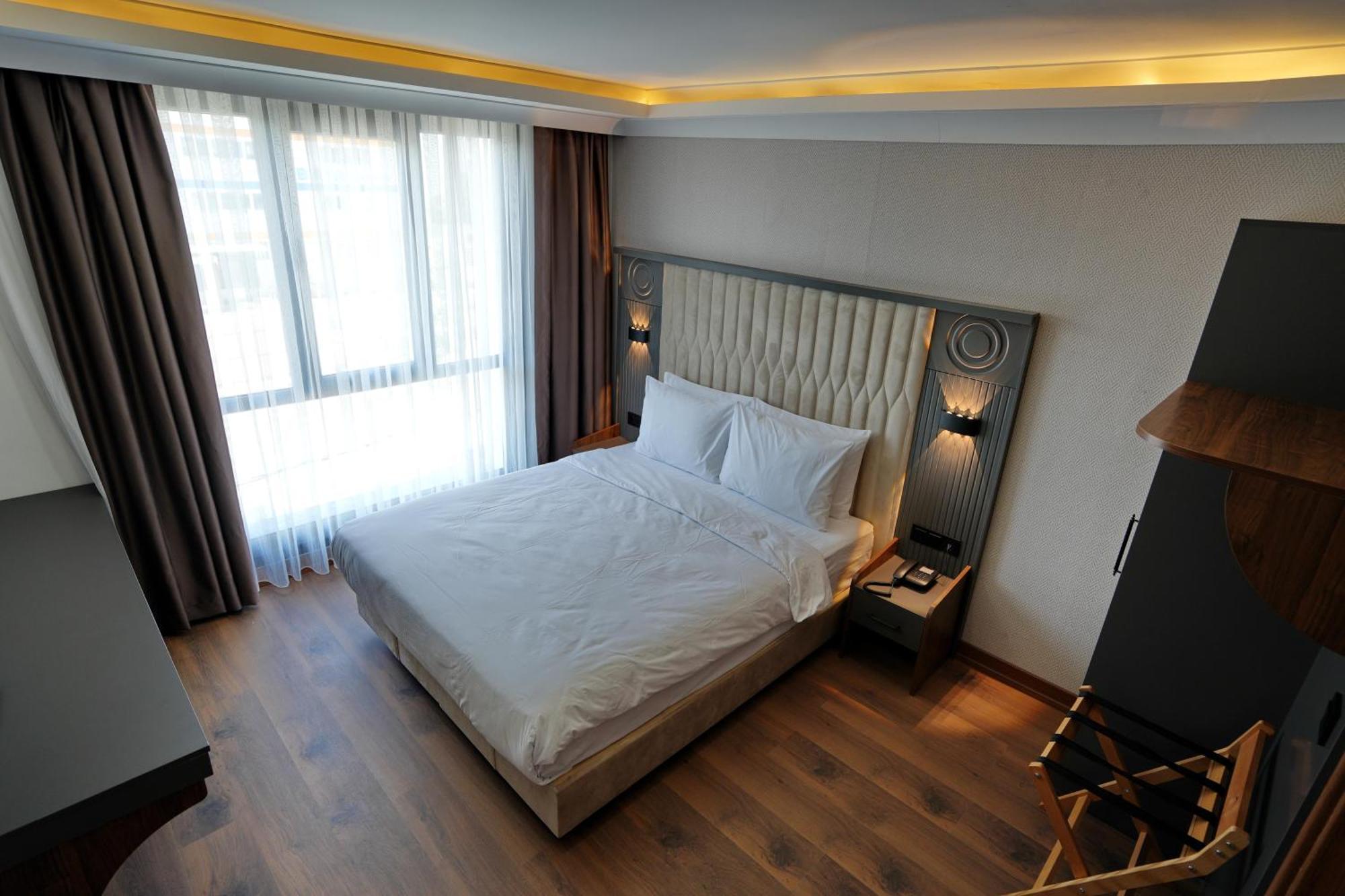 Shelton Airport Hotel Arnavutkoy ภายนอก รูปภาพ