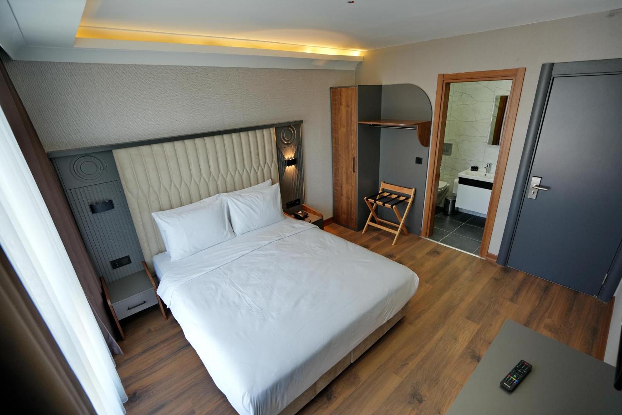 Shelton Airport Hotel Arnavutkoy ภายนอก รูปภาพ