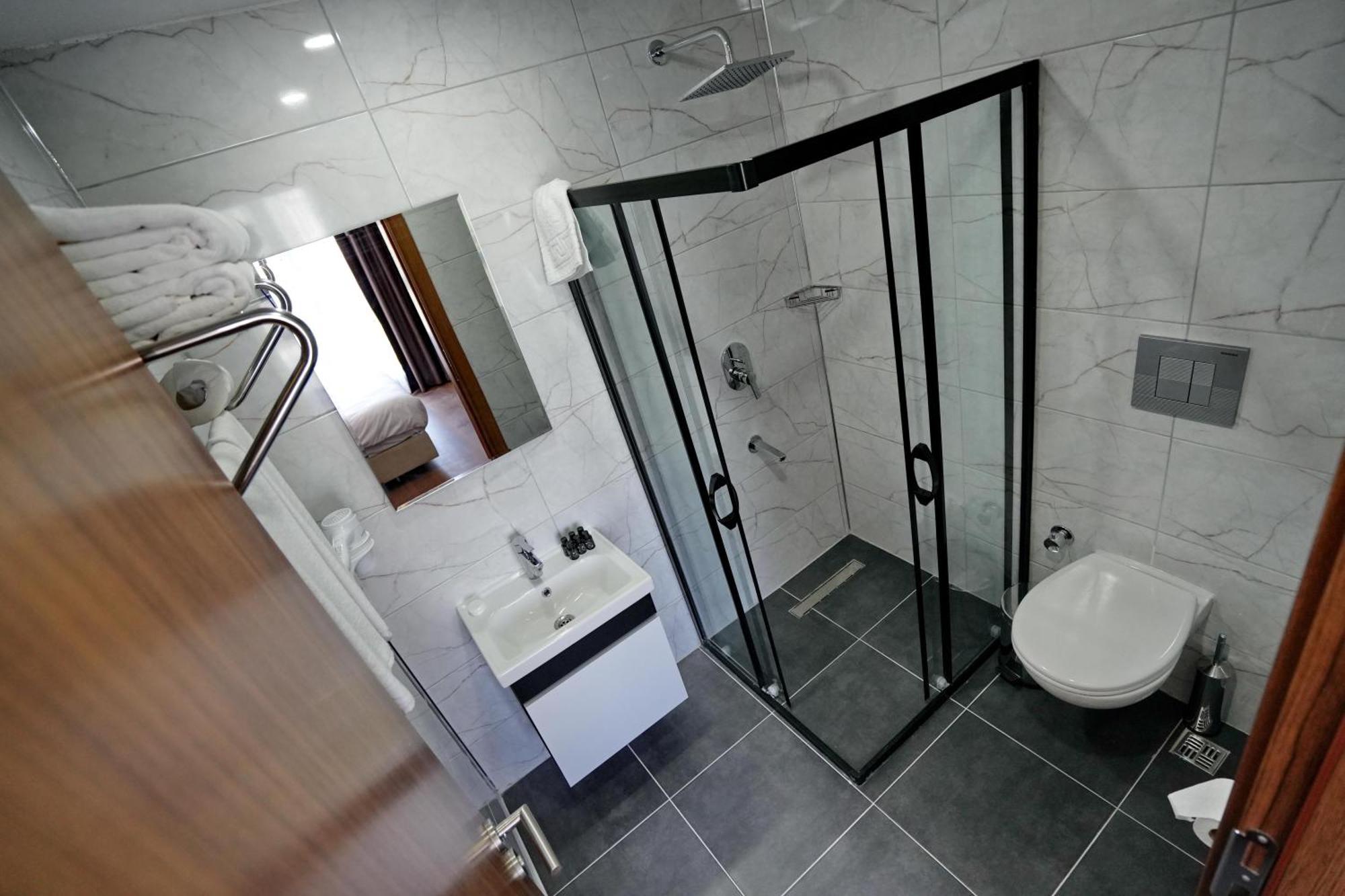 Shelton Airport Hotel Arnavutkoy ภายนอก รูปภาพ