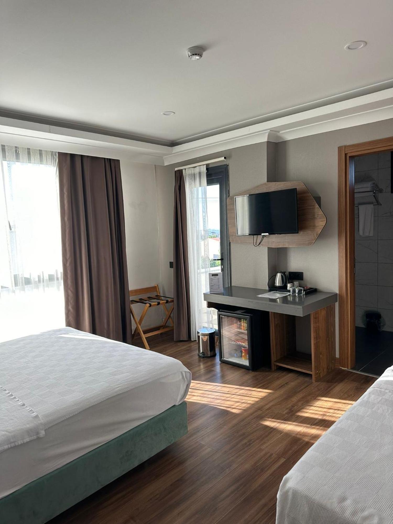 Shelton Airport Hotel Arnavutkoy ภายนอก รูปภาพ